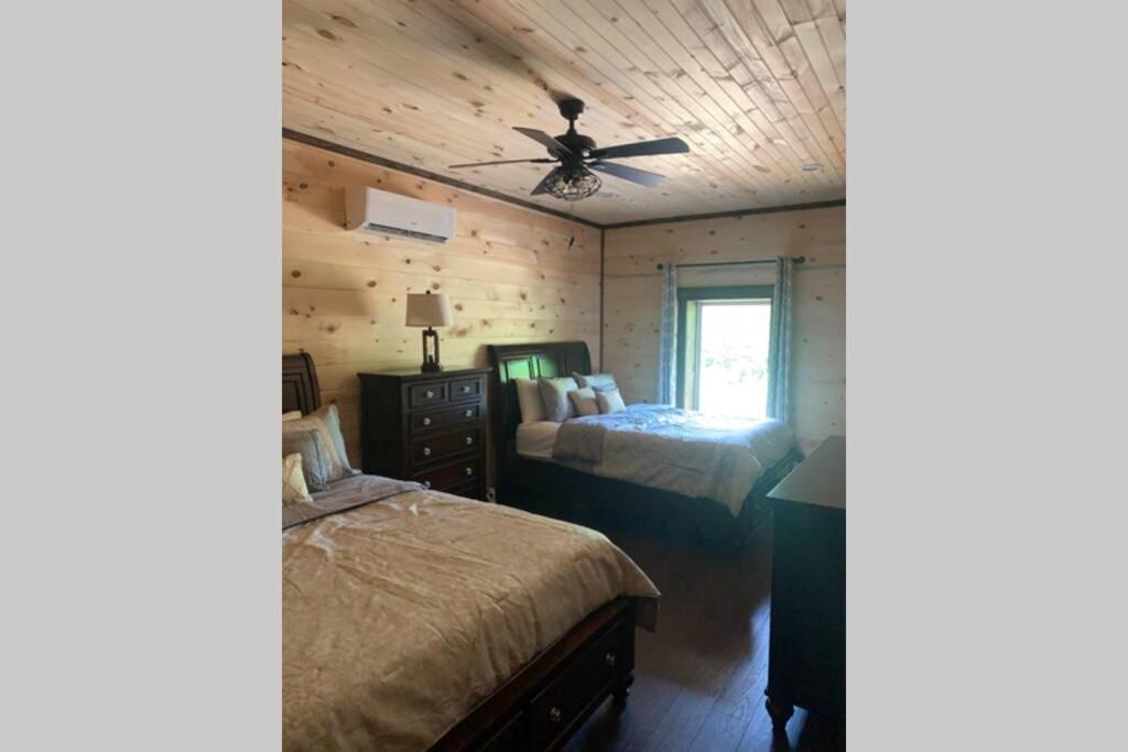 Chalet Village- Amazing Mountain Views - Piney Butt Place Gatlinburg Bagian luar foto