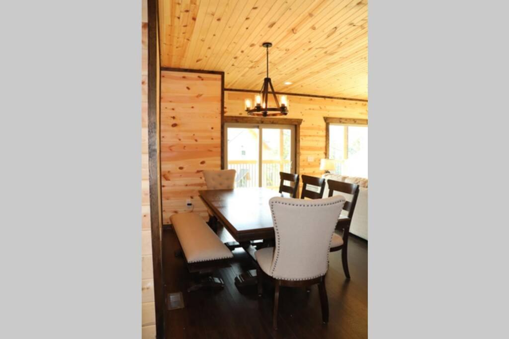 Chalet Village- Amazing Mountain Views - Piney Butt Place Gatlinburg Bagian luar foto
