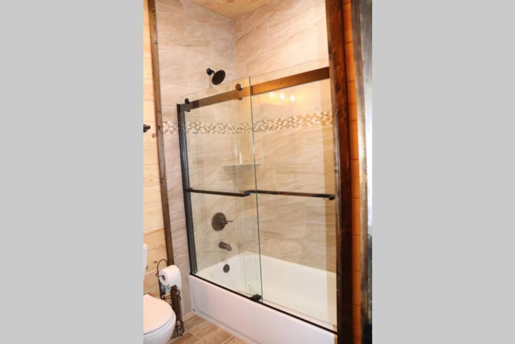 Chalet Village- Amazing Mountain Views - Piney Butt Place Gatlinburg Bagian luar foto