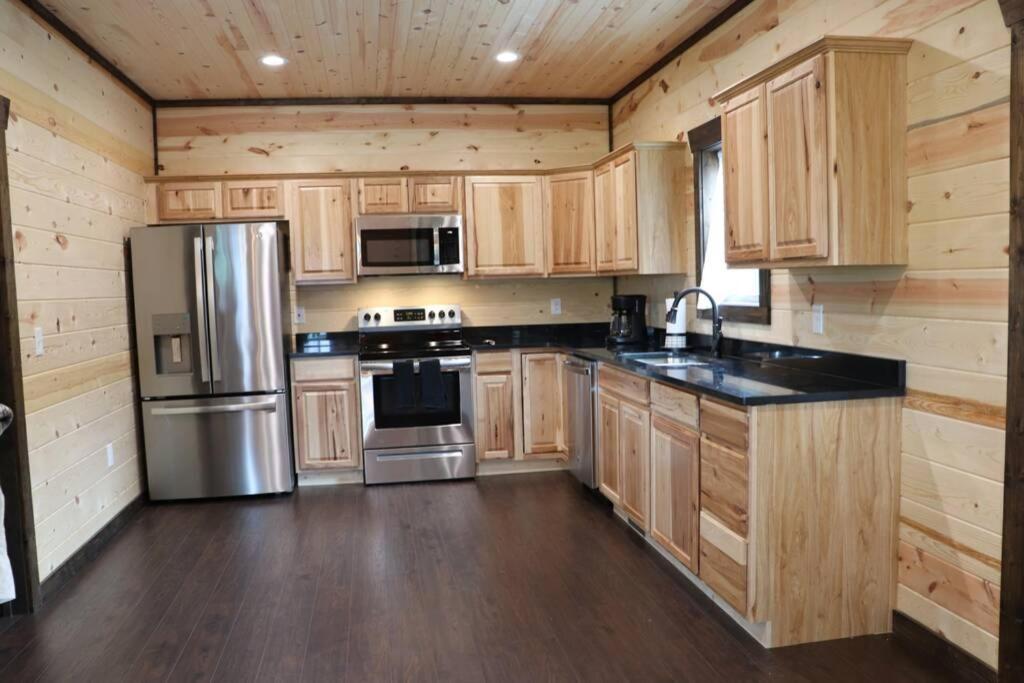 Chalet Village- Amazing Mountain Views - Piney Butt Place Gatlinburg Bagian luar foto