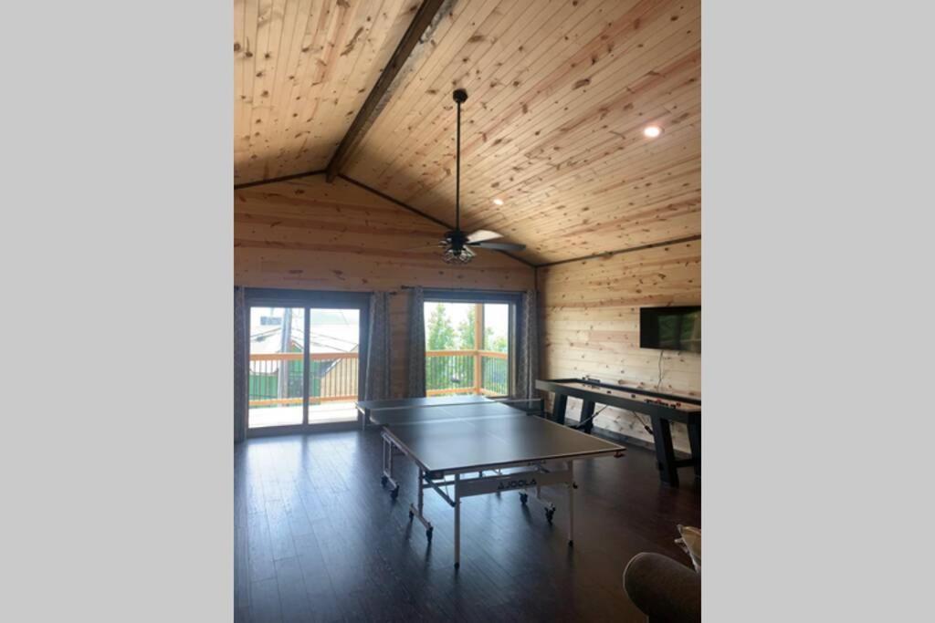 Chalet Village- Amazing Mountain Views - Piney Butt Place Gatlinburg Bagian luar foto