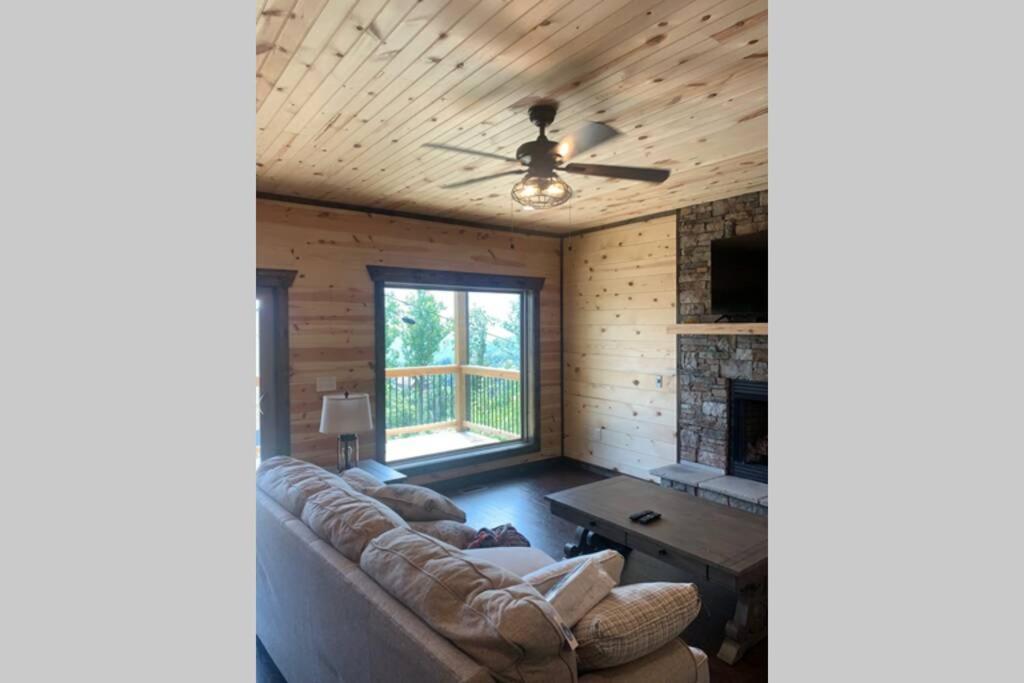 Chalet Village- Amazing Mountain Views - Piney Butt Place Gatlinburg Bagian luar foto