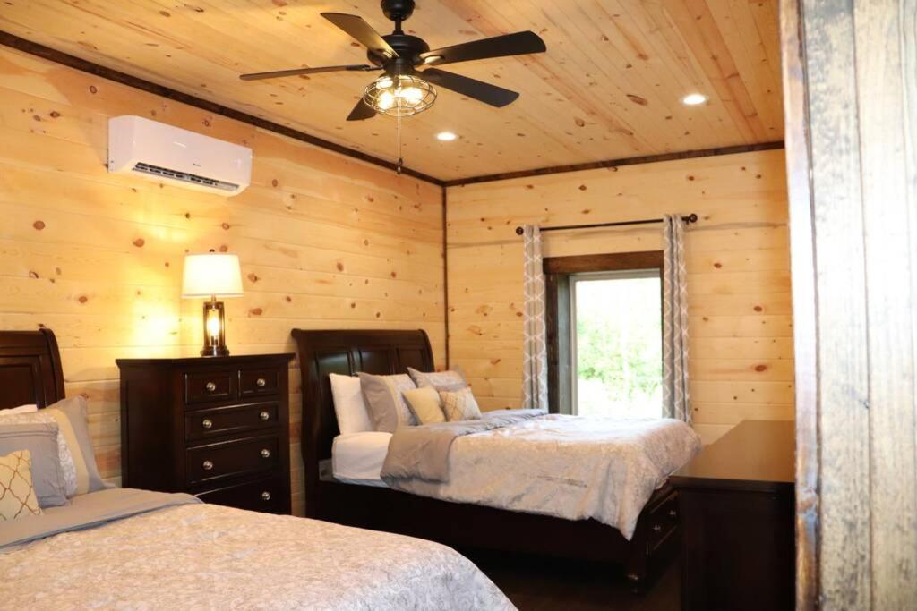 Chalet Village- Amazing Mountain Views - Piney Butt Place Gatlinburg Bagian luar foto