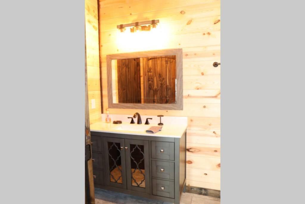 Chalet Village- Amazing Mountain Views - Piney Butt Place Gatlinburg Bagian luar foto