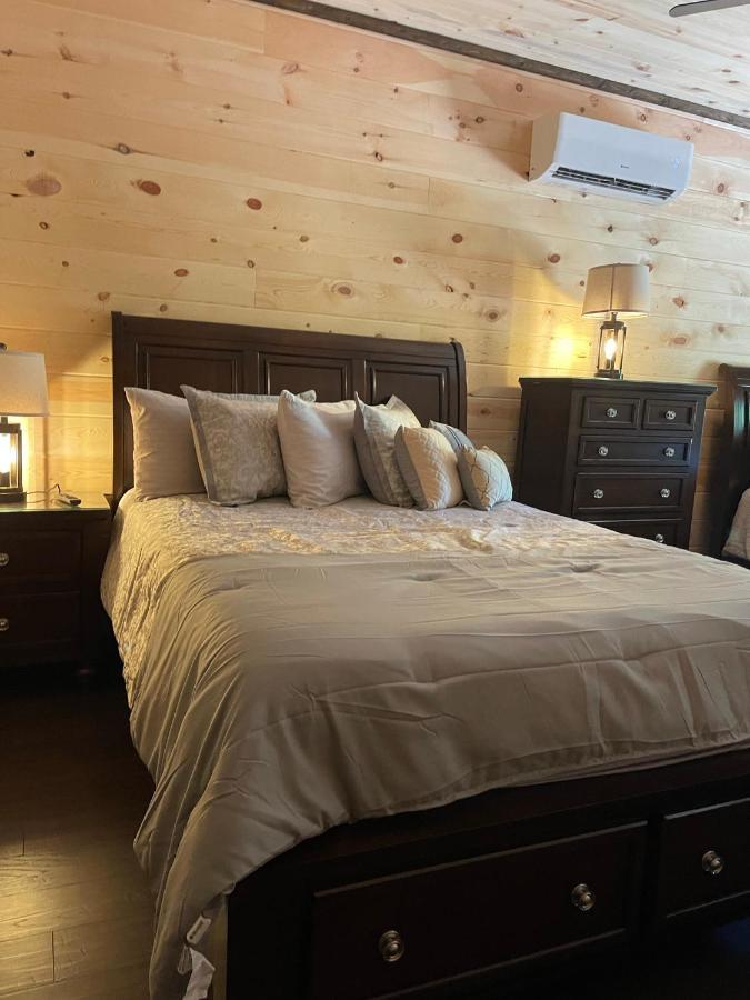 Chalet Village- Amazing Mountain Views - Piney Butt Place Gatlinburg Bagian luar foto