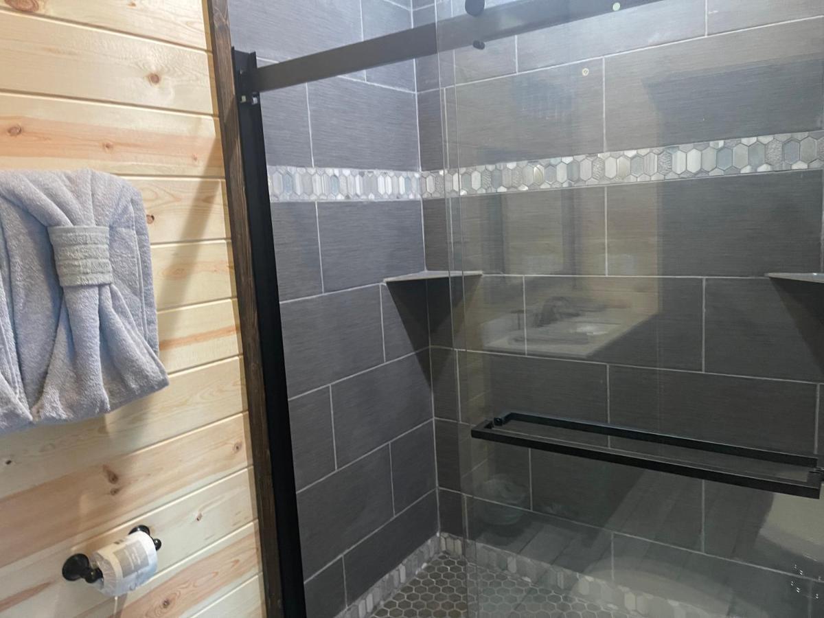 Chalet Village- Amazing Mountain Views - Piney Butt Place Gatlinburg Bagian luar foto