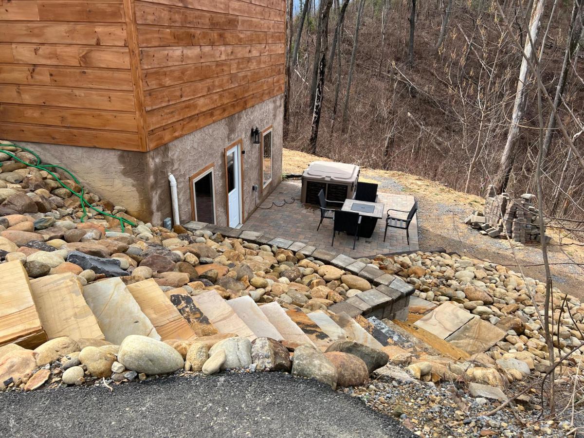 Chalet Village- Amazing Mountain Views - Piney Butt Place Gatlinburg Bagian luar foto